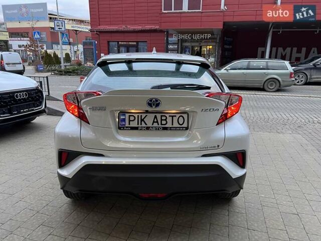 Белый Тойота Izoa, объемом двигателя 0 л и пробегом 2 тыс. км за 23400 $, фото 7 на Automoto.ua