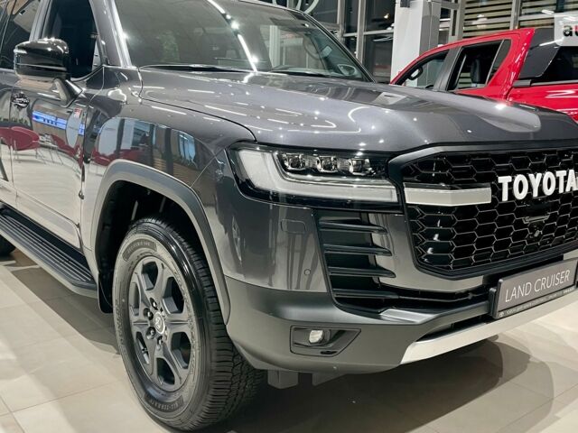 купити нове авто Тойота Land Cruiser 300 2023 року від офіційного дилера Тойота Центр Чернігів «Соллі-Плюс» Тойота фото