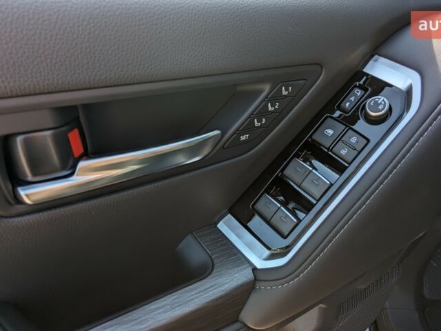 Тойота Land Cruiser 300, объемом двигателя 3.3 л и пробегом 0 тыс. км за 92824 $, фото 9 на Automoto.ua