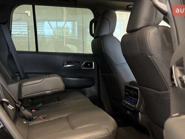 Тойота Land Cruiser 300, объемом двигателя 3.3 л и пробегом 0 тыс. км за 101494 $, фото 14 на Automoto.ua