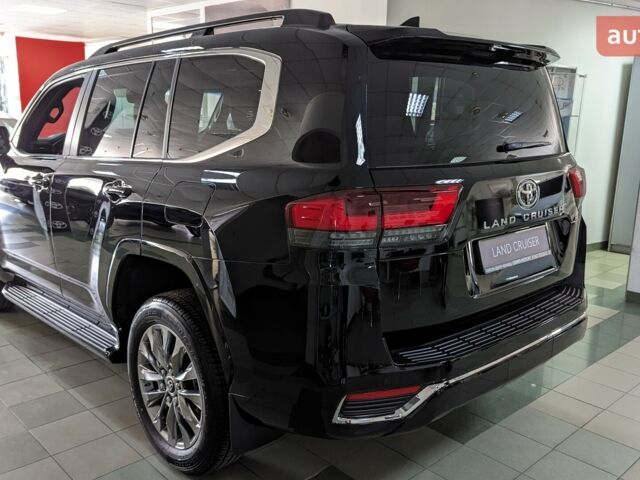 Тойота Land Cruiser 300, объемом двигателя 3.3 л и пробегом 0 тыс. км за 92824 $, фото 2 на Automoto.ua