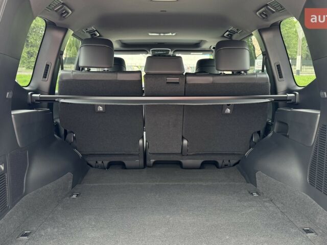 Тойота Land Cruiser 300 2025 у Житомирі на Automoto.ua Тойота Land Cruiser 300, об'ємом двигуна 3.3 л та пробігом 0 тис. км за 96413 $, фото 9 на Automoto.ua