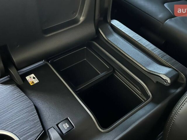 Тойота Land Cruiser 300, об'ємом двигуна 3.3 л та пробігом 0 тис. км за 96344 $, фото 37 на Automoto.ua