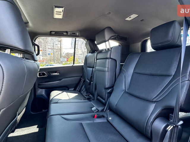 Тойота Land Cruiser 300, объемом двигателя 3.45 л и пробегом 0 тыс. км за 96805 $, фото 10 на Automoto.ua