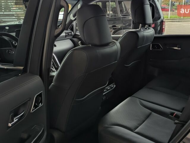 Тойота Land Cruiser 300, объемом двигателя 3.3 л и пробегом 0 тыс. км за 95429 $, фото 6 на Automoto.ua