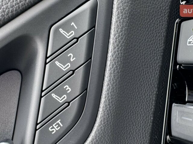 Тойота Land Cruiser 300 2025 у Житомирі на Automoto.ua Тойота Land Cruiser 300, об'ємом двигуна 3.3 л та пробігом 0 тис. км за 96413 $, фото 16 на Automoto.ua