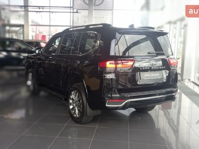 Тойота Land Cruiser 300 2025 в Киеве на Automoto.ua Тойота Land Cruiser 300, объемом двигателя 3.3 л и пробегом 0 тыс. км за 96925 $, фото 12 на Automoto.ua