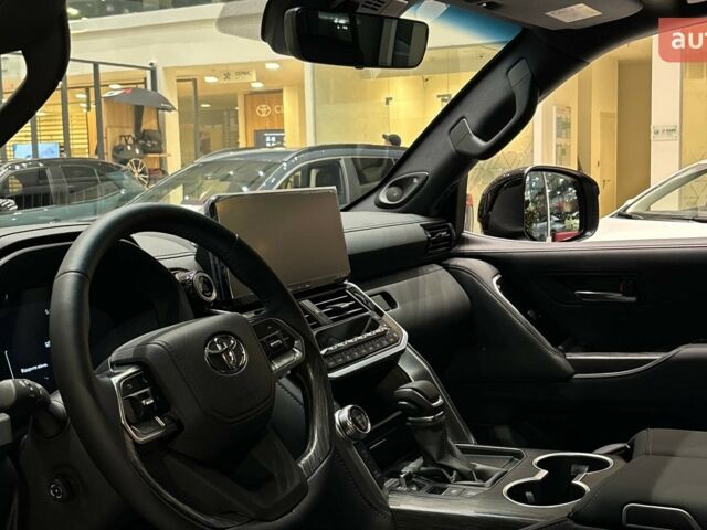 Тойота Land Cruiser 300, объемом двигателя 3.3 л и пробегом 0 тыс. км за 95679 $, фото 17 на Automoto.ua