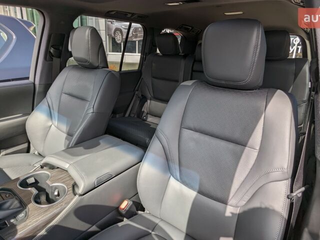 Тойота Land Cruiser 300, объемом двигателя 3.3 л и пробегом 0 тыс. км за 92824 $, фото 12 на Automoto.ua