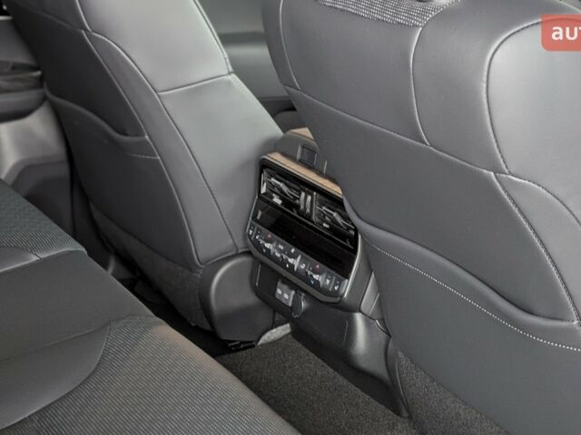 Тойота Land Cruiser 300, объемом двигателя 3.3 л и пробегом 0 тыс. км за 96506 $, фото 17 на Automoto.ua