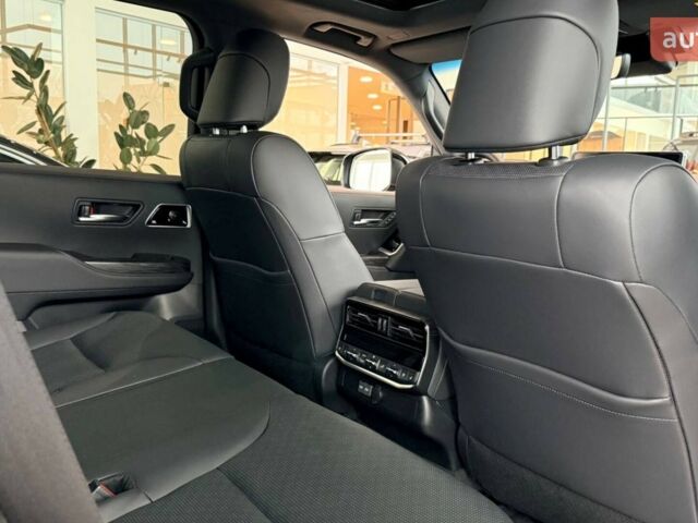 Тойота Land Cruiser 300, объемом двигателя 3.3 л и пробегом 0 тыс. км за 92723 $, фото 8 на Automoto.ua