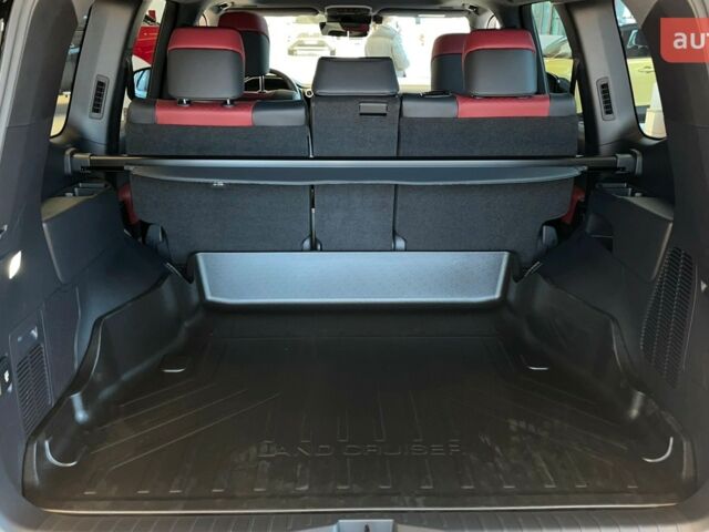 Тойота Land Cruiser 300, объемом двигателя 3.3 л и пробегом 0 тыс. км за 95908 $, фото 12 на Automoto.ua