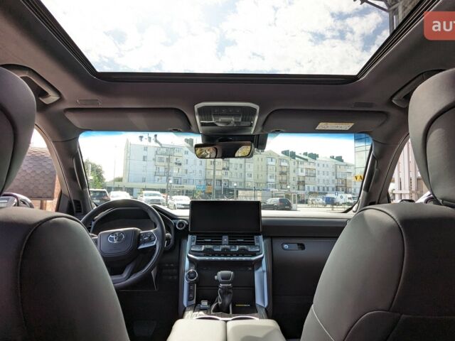 Тойота Land Cruiser 300, объемом двигателя 3.3 л и пробегом 0 тыс. км за 92824 $, фото 5 на Automoto.ua