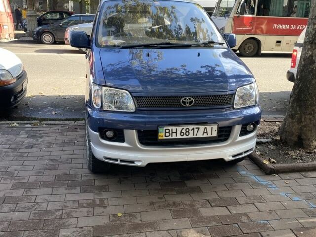 Синий Тойота Noah, объемом двигателя 0 л и пробегом 300 тыс. км за 220000 $, фото 1 на Automoto.ua