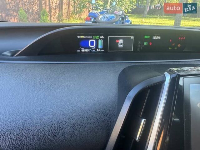 Белый Тойота Prius Prime, объемом двигателя 1.8 л и пробегом 68 тыс. км за 21500 $, фото 7 на Automoto.ua