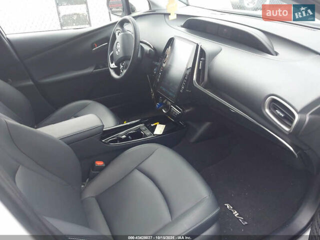 Белый Тойота Prius Prime, объемом двигателя 1.8 л и пробегом 54 тыс. км за 5000 $, фото 8 на Automoto.ua