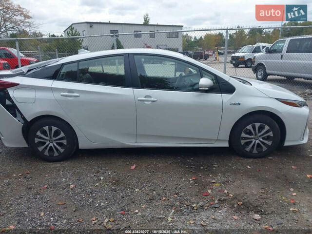 Белый Тойота Prius Prime, объемом двигателя 1.8 л и пробегом 54 тыс. км за 5000 $, фото 5 на Automoto.ua