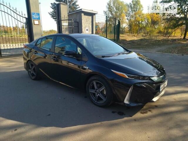 Черный Тойота Prius Prime, объемом двигателя 1.8 л и пробегом 9 тыс. км за 24750 $, фото 4 на Automoto.ua