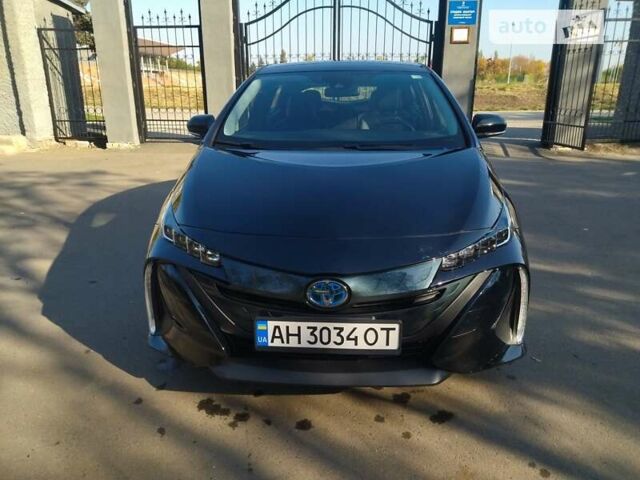 Черный Тойота Prius Prime, объемом двигателя 1.8 л и пробегом 9 тыс. км за 24750 $, фото 2 на Automoto.ua