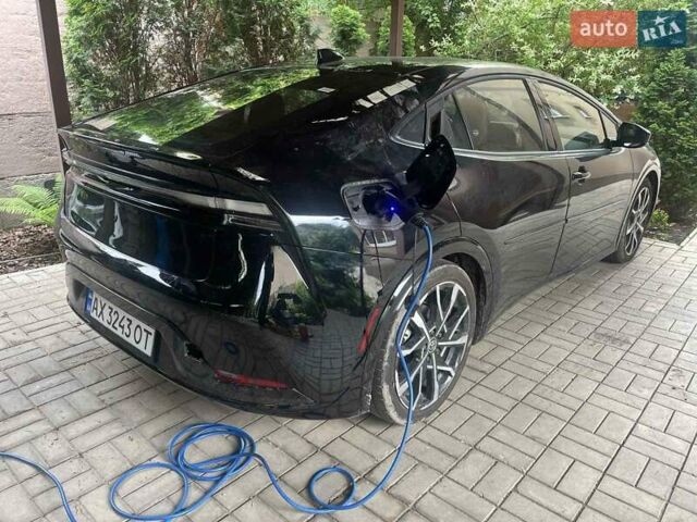 Черный Тойота Prius Prime, объемом двигателя 1.99 л и пробегом 67 тыс. км за 29450 $, фото 3 на Automoto.ua