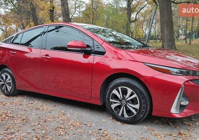 Красный Тойота Prius Prime, объемом двигателя 1.8 л и пробегом 81 тыс. км за 18000 $, фото 17 на Automoto.ua