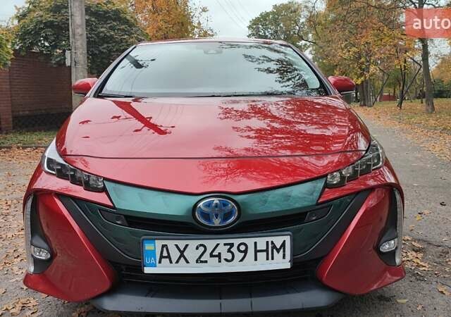 Красный Тойота Prius Prime, объемом двигателя 1.8 л и пробегом 81 тыс. км за 18000 $, фото 6 на Automoto.ua