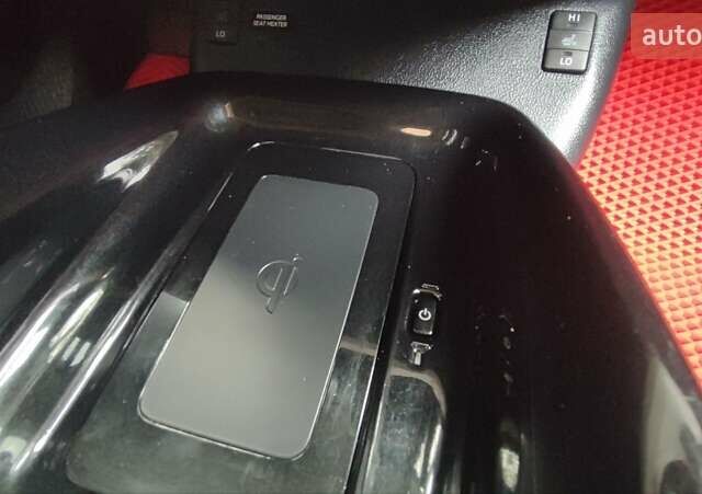 Красный Тойота Prius Prime, объемом двигателя 1.8 л и пробегом 81 тыс. км за 18000 $, фото 32 на Automoto.ua