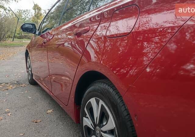 Красный Тойота Prius Prime, объемом двигателя 1.8 л и пробегом 81 тыс. км за 18000 $, фото 15 на Automoto.ua