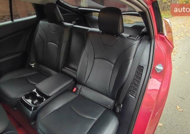 Красный Тойота Prius Prime, объемом двигателя 1.8 л и пробегом 81 тыс. км за 18000 $, фото 41 на Automoto.ua