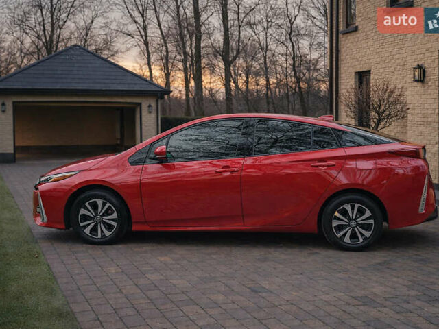 Красный Тойота Prius Prime, объемом двигателя 1.8 л и пробегом 81 тыс. км за 17999 $, фото 6 на Automoto.ua