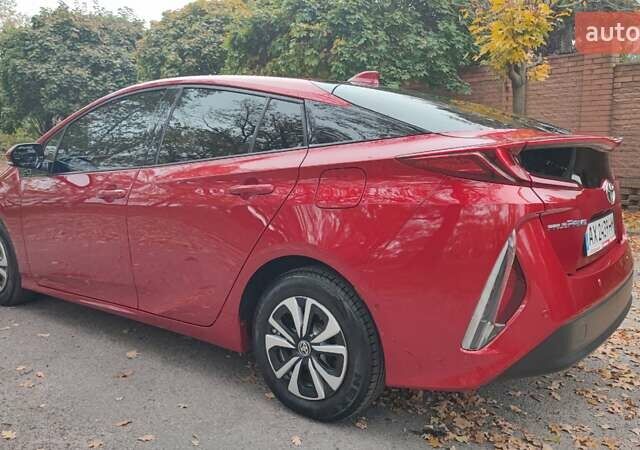 Красный Тойота Prius Prime, объемом двигателя 1.8 л и пробегом 81 тыс. км за 18000 $, фото 8 на Automoto.ua