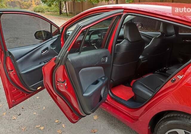 Красный Тойота Prius Prime, объемом двигателя 1.8 л и пробегом 81 тыс. км за 18000 $, фото 21 на Automoto.ua
