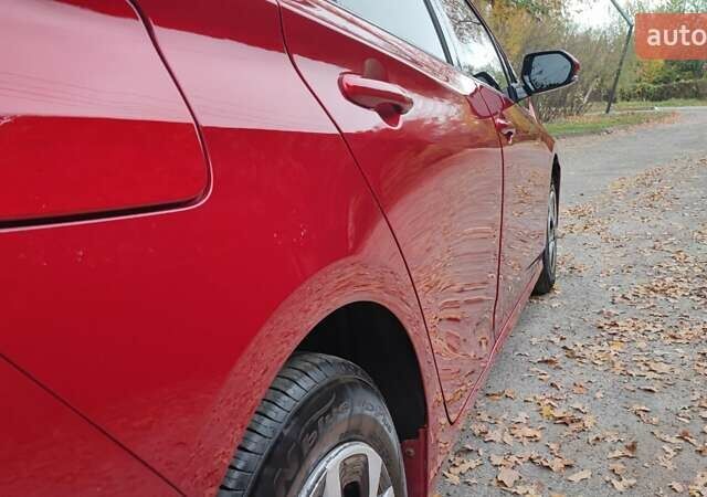 Красный Тойота Prius Prime, объемом двигателя 1.8 л и пробегом 81 тыс. км за 18000 $, фото 11 на Automoto.ua