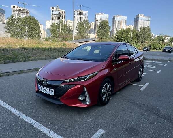 Красный Тойота Prius Prime, объемом двигателя 1.8 л и пробегом 136 тыс. км за 17700 $, фото 7 на Automoto.ua