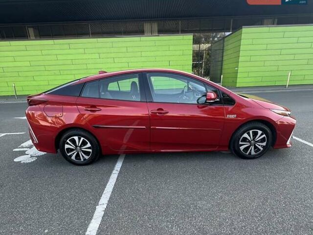 Красный Тойота Prius Prime, объемом двигателя 1.8 л и пробегом 136 тыс. км за 17700 $, фото 2 на Automoto.ua