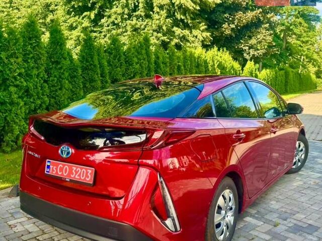 Красный Тойота Prius Prime, объемом двигателя 1.8 л и пробегом 67 тыс. км за 18400 $, фото 8 на Automoto.ua