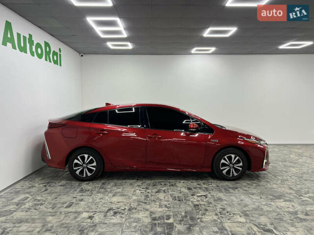 Красный Тойота Prius Prime, объемом двигателя 1.8 л и пробегом 127 тыс. км за 17900 $, фото 2 на Automoto.ua