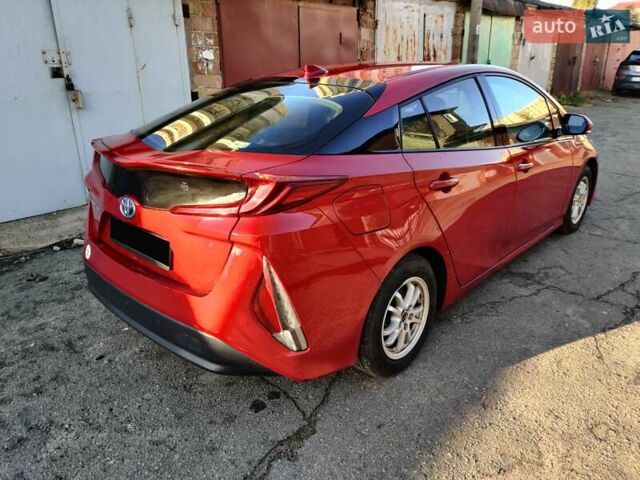 Червоний Тойота Prius Prime, об'ємом двигуна 1.8 л та пробігом 93 тис. км за 19300 $, фото 3 на Automoto.ua