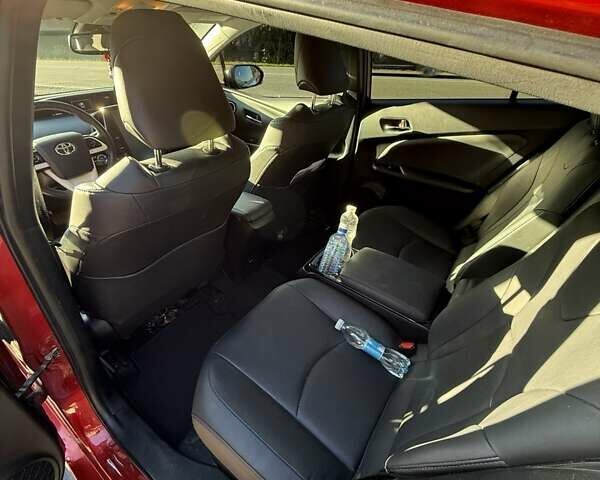 Тойота Prius Prime 2017 у Кременчуге на Automoto.ua Червоний Тойота Prius Prime, об'ємом двигуна 1.8 л та пробігом 95 тис. км за 20500 $, фото 2 на Automoto.ua