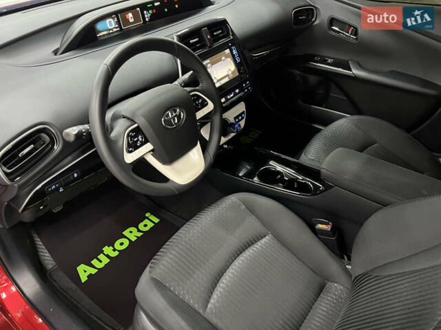 Красный Тойота Prius Prime, объемом двигателя 1.8 л и пробегом 127 тыс. км за 17900 $, фото 7 на Automoto.ua