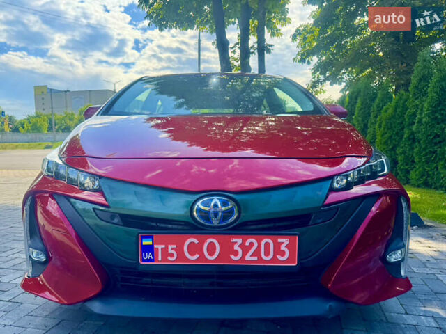 Красный Тойота Prius Prime, объемом двигателя 1.8 л и пробегом 67 тыс. км за 18400 $, фото 4 на Automoto.ua