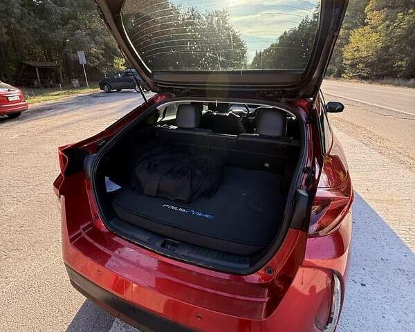 Тойота Prius Prime 2017 у Кременчуге на Automoto.ua Червоний Тойота Prius Prime, об'ємом двигуна 1.8 л та пробігом 95 тис. км за 20500 $, фото 4 на Automoto.ua