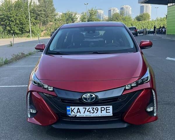 Красный Тойота Prius Prime, объемом двигателя 1.8 л и пробегом 136 тыс. км за 17700 $, фото 1 на Automoto.ua