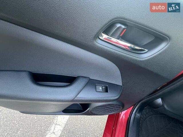 Красный Тойота Prius Prime, объемом двигателя 1.8 л и пробегом 136 тыс. км за 17700 $, фото 13 на Automoto.ua