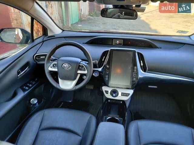 Красный Тойота Prius Prime, объемом двигателя 1.8 л и пробегом 93 тыс. км за 18900 $, фото 12 на Automoto.ua