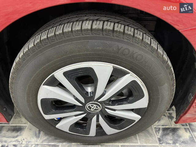 Красный Тойота Prius Prime, объемом двигателя 1.8 л и пробегом 127 тыс. км за 17900 $, фото 17 на Automoto.ua