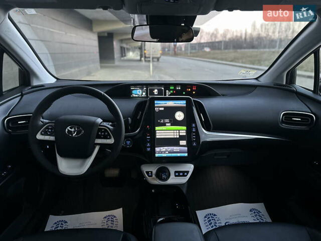 Червоний Тойота Prius Prime, об'ємом двигуна 1.8 л та пробігом 93 тис. км за 18500 $, фото 10 на Automoto.ua