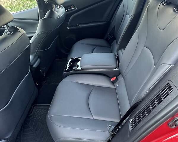 Красный Тойота Prius Prime, объемом двигателя 1.8 л и пробегом 136 тыс. км за 17700 $, фото 14 на Automoto.ua