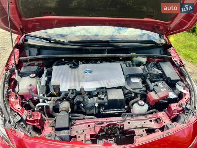 Красный Тойота Prius Prime, объемом двигателя 1.8 л и пробегом 67 тыс. км за 18400 $, фото 21 на Automoto.ua