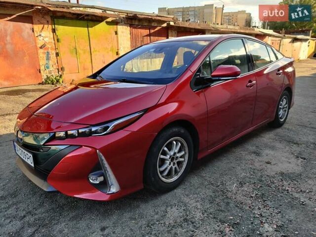 Красный Тойота Prius Prime, объемом двигателя 1.8 л и пробегом 93 тыс. км за 18900 $, фото 9 на Automoto.ua